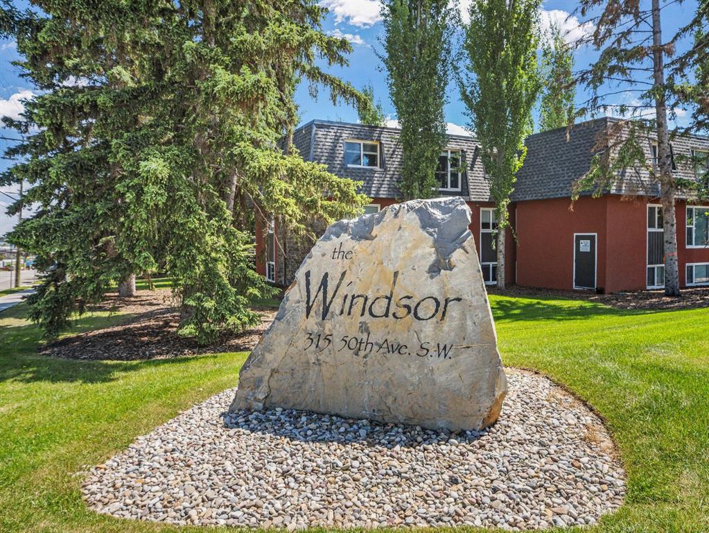 315 50 Avenue SW #109 photo 3