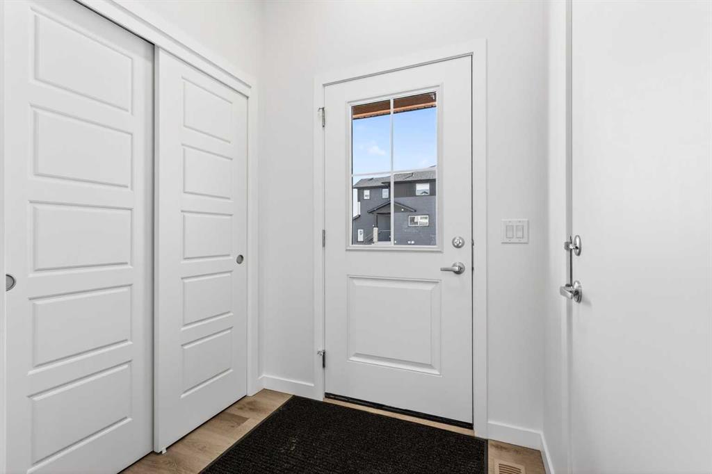 50 Creekside Way SW photo 3