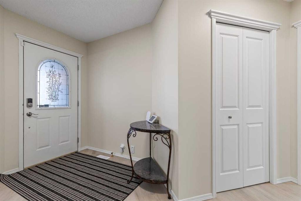 368 Sienna Park Drive SW photo 2