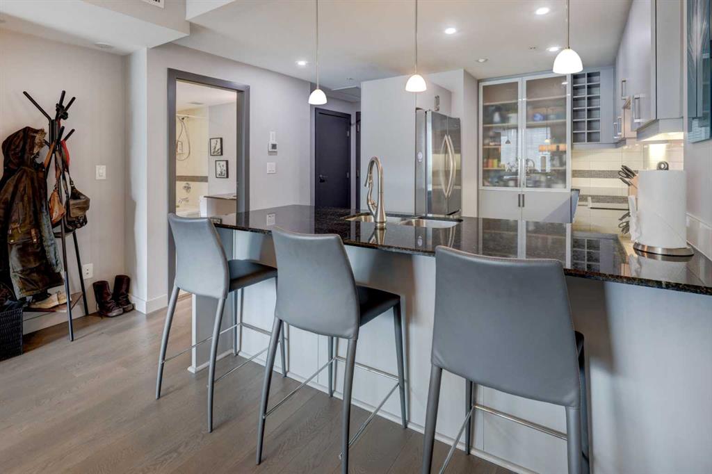 888 4 Avenue SW #1406 photo 3