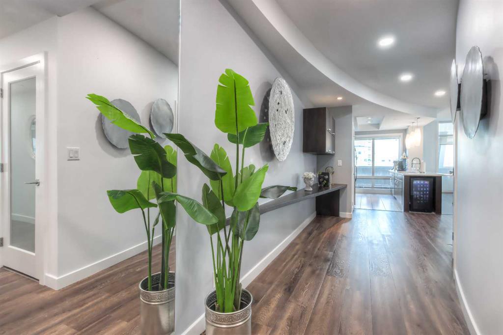 530 12 Avenue SW #604 photo 3