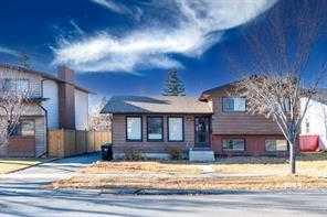 304 Whitefield Drive NE photo 2