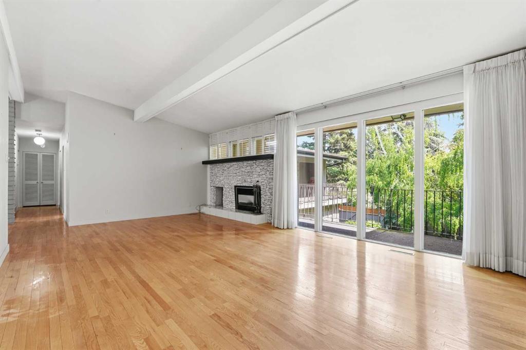 72 Massey Place SW photo 3