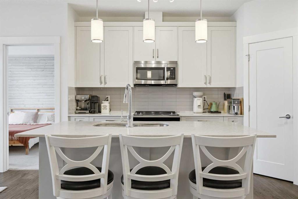 20 Walgrove Walk SE #104 photo 3