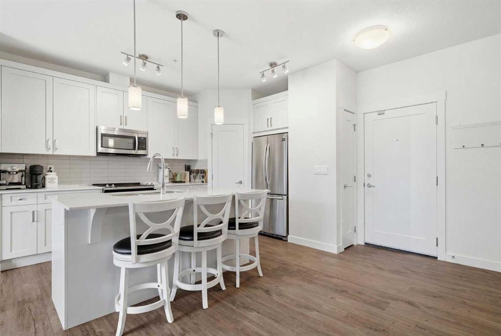20 Walgrove Walk SE #104 photo 4