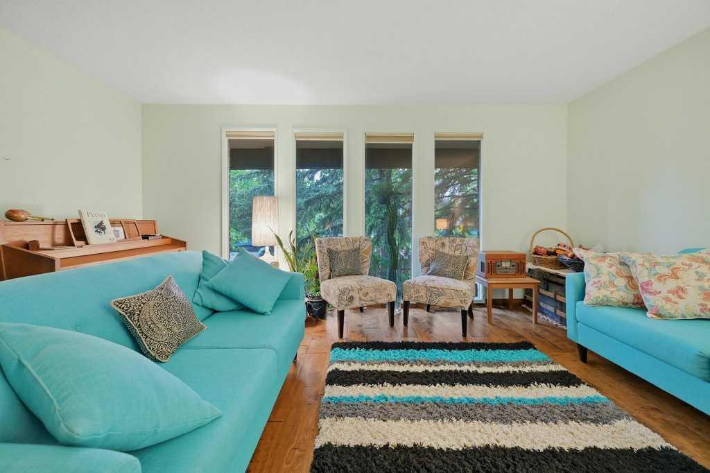9824 19 Street SW photo 5