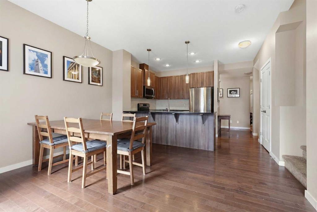 58 Evansridge Crescent NW photo 3
