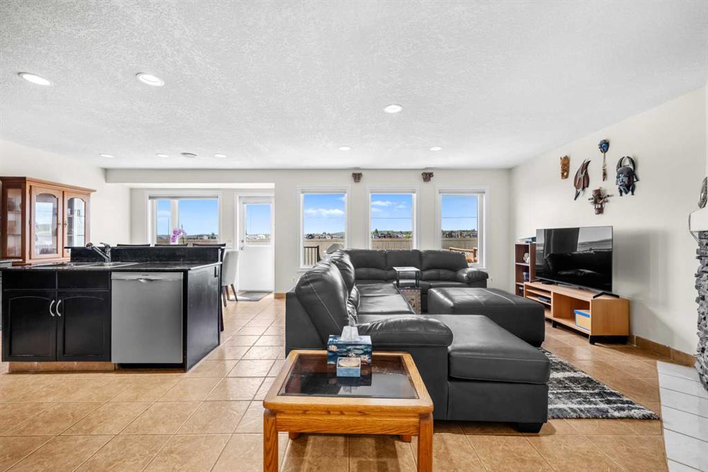 184 Somerglen Common SW photo 2