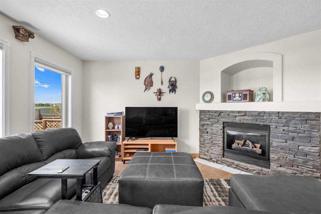 184 Somerglen Common SW photo 3