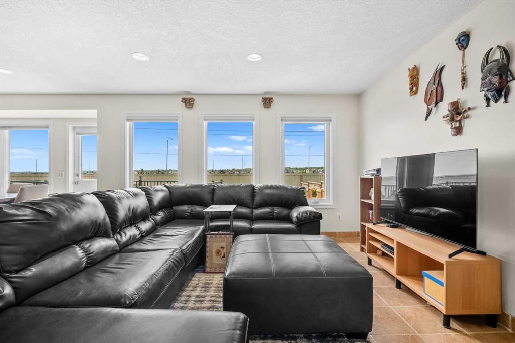 184 Somerglen Common SW photo 4