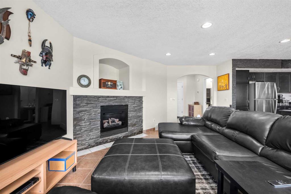 184 Somerglen Common SW photo 5