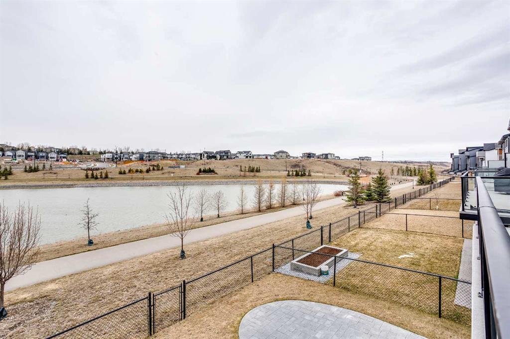 206 Rowley Way NW photo 3