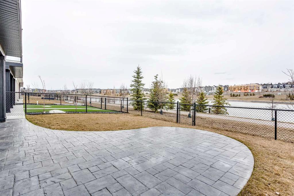 206 Rowley Way NW photo 4