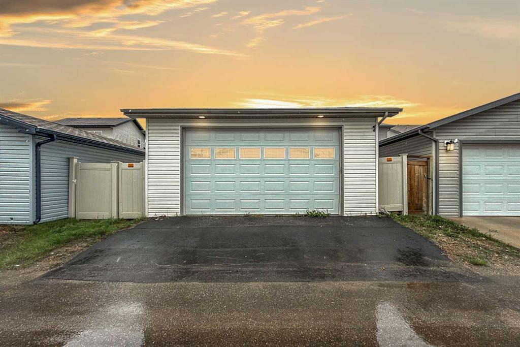 148 Fox Crescent photo 2