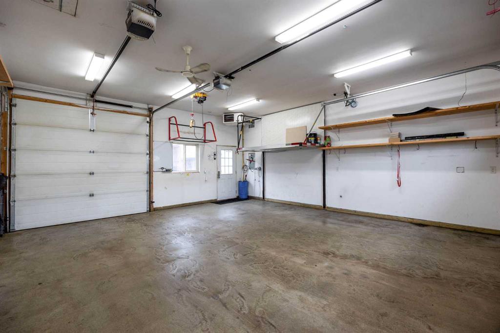 148 Fox Crescent photo 4