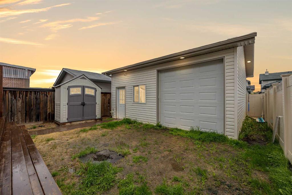148 Fox Crescent photo 5