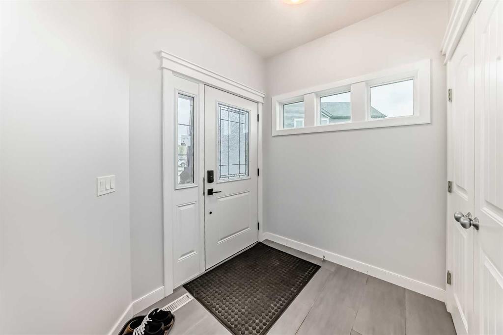 51 Evanscrest Way NW photo 4