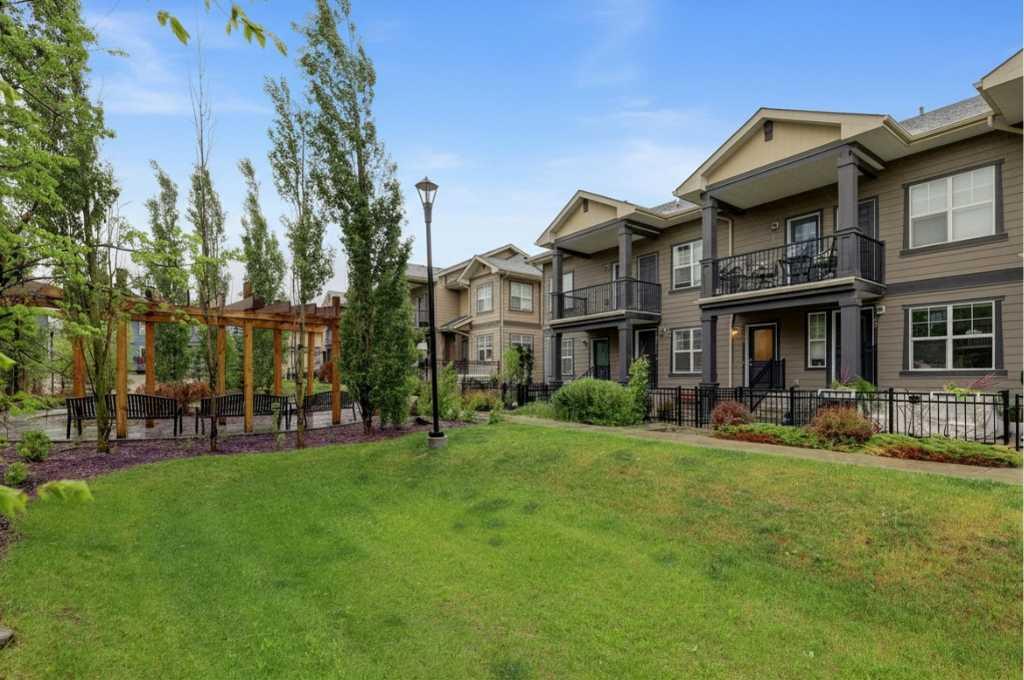 28 Evanscrest Gardens NW photo 2