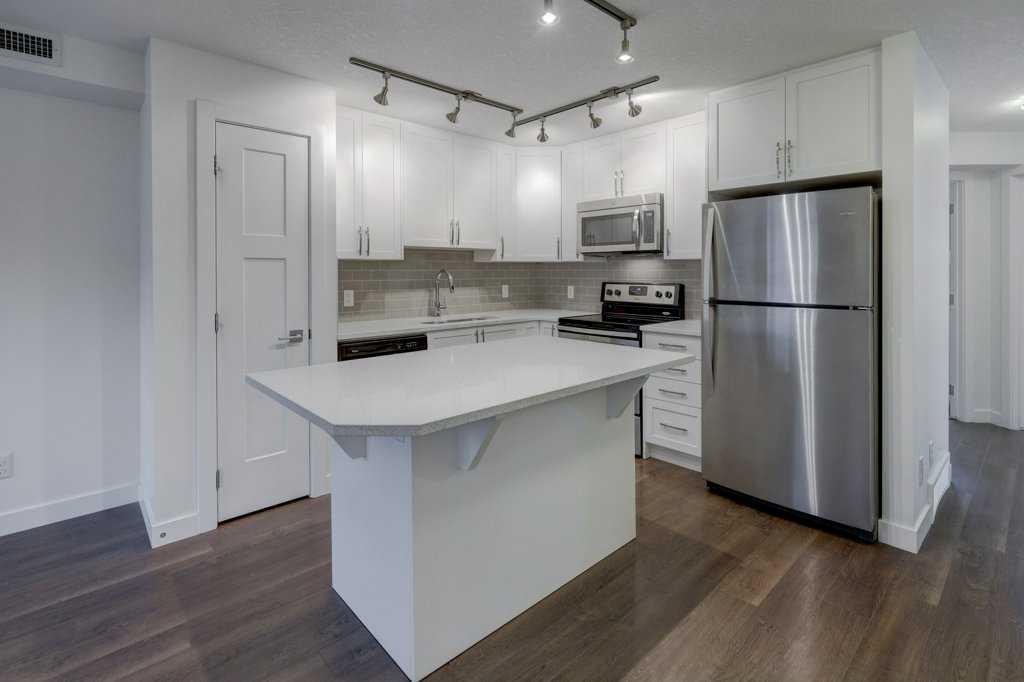 28 Evanscrest Gardens NW photo 4