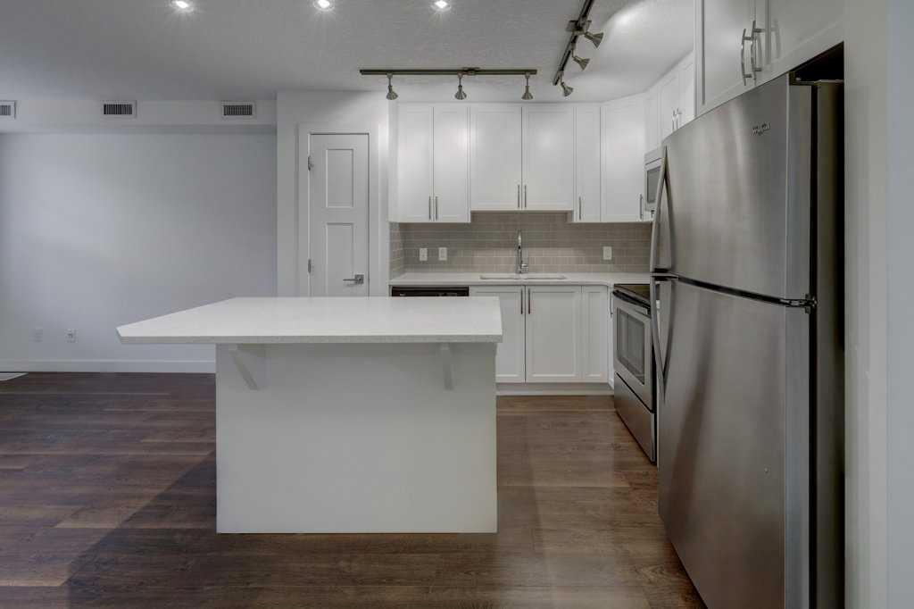 28 Evanscrest Gardens NW photo 5