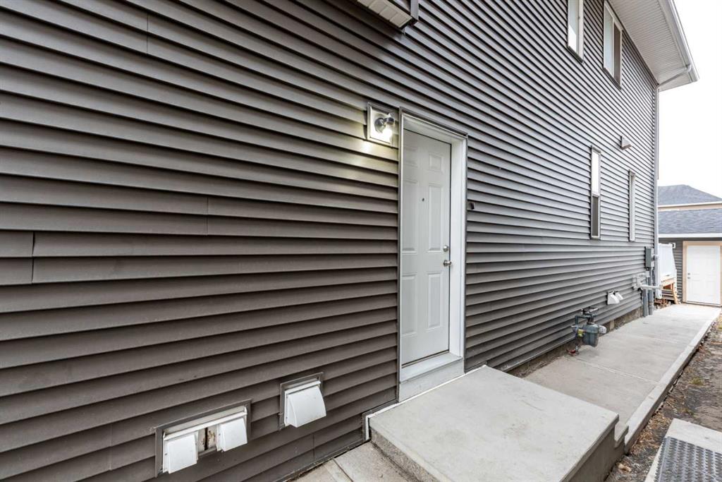 57 Corner Glen Row NE photo 3