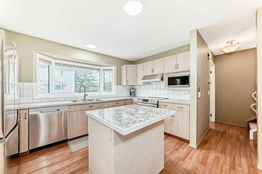 4 Glenbrook Villas SW photo 3
