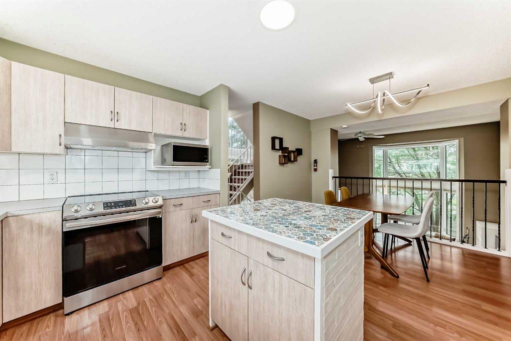 4 Glenbrook Villas SW photo 5