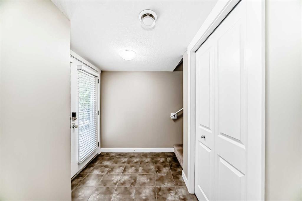 606 Skyview Point Place NE photo 3