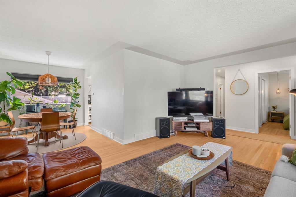 1207 40 Avenue NW photo 4