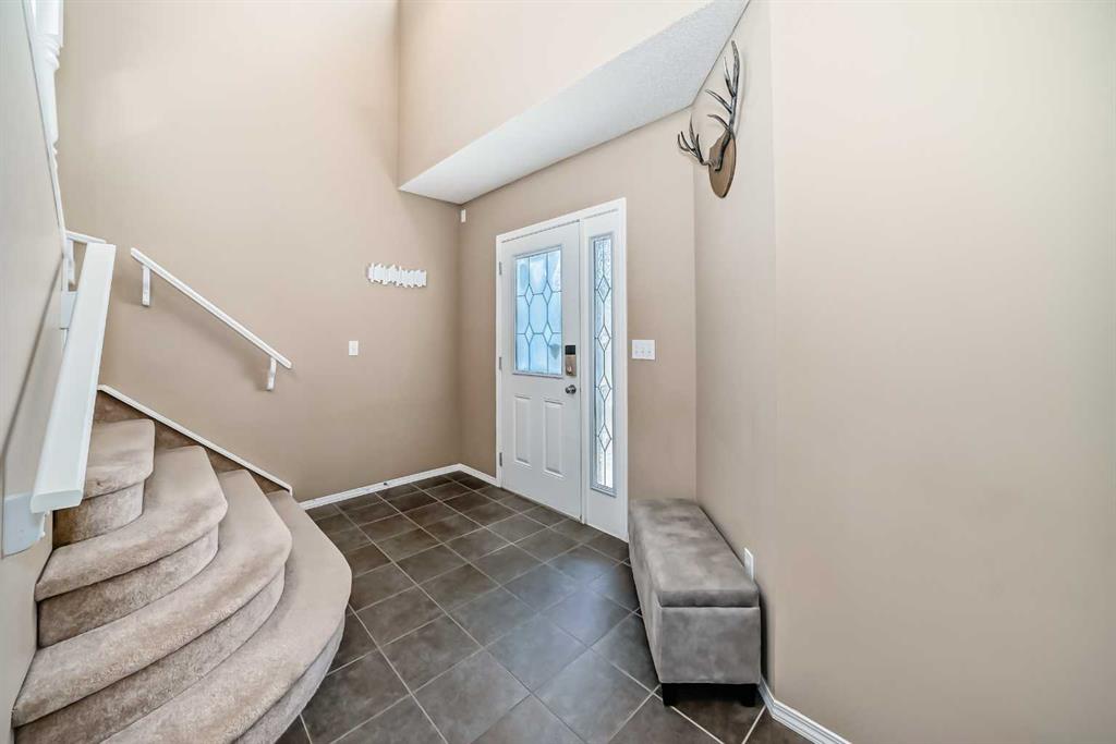 73 Royal Birch Way NW photo 4