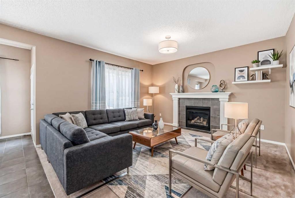 73 Royal Birch Way NW photo 5