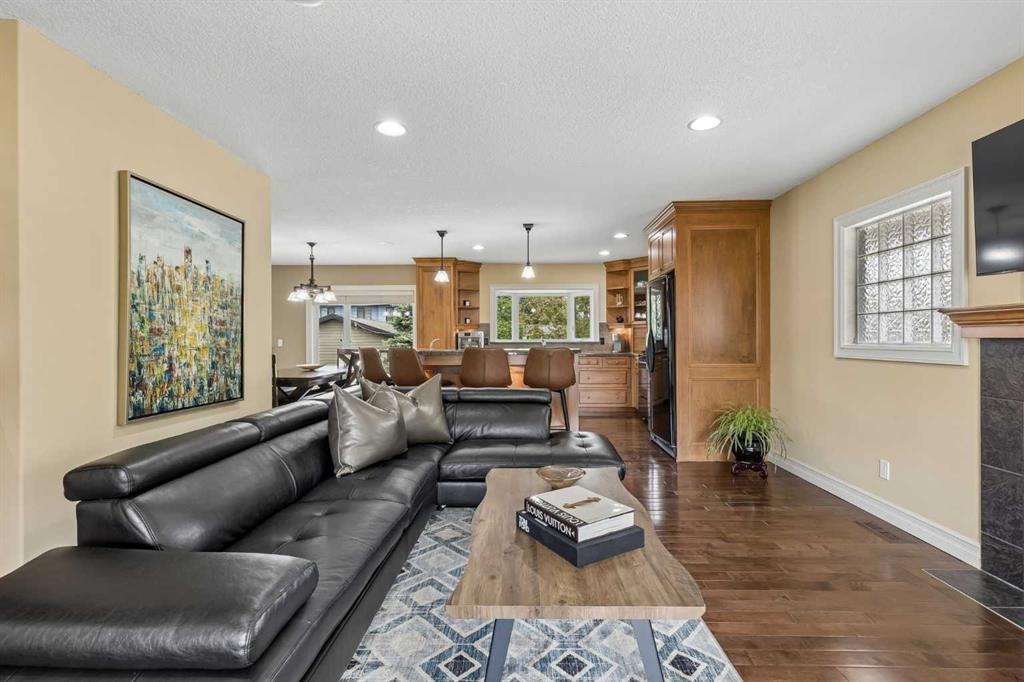 2404 29 Avenue SW photo 5