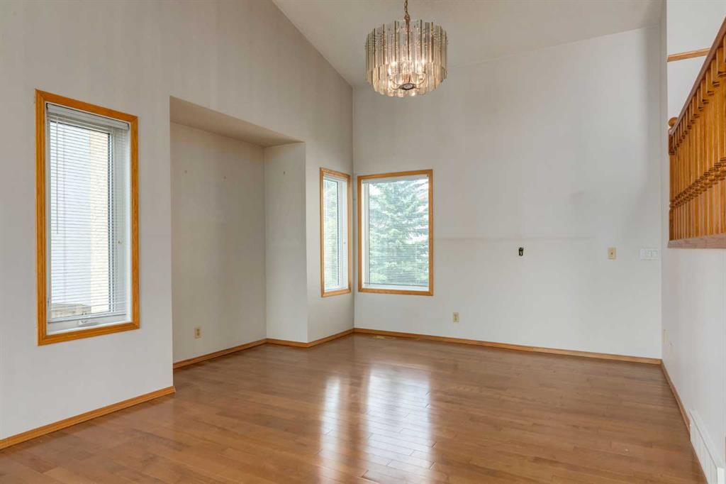 183 Edgevalley Circle NW photo 4