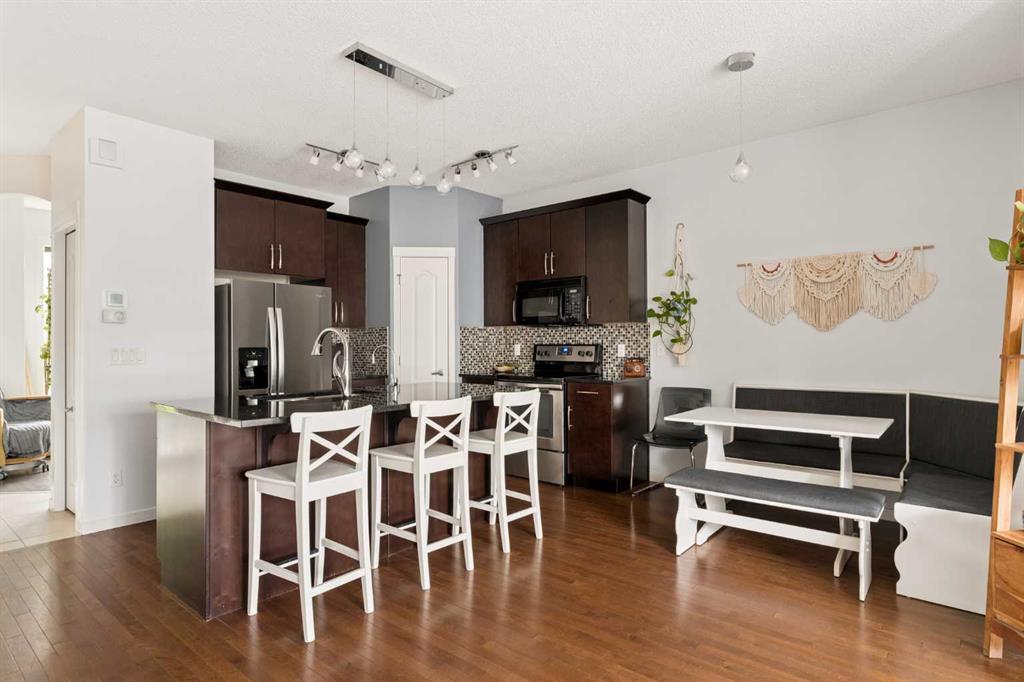 74 Autumn Crescent SE photo 4