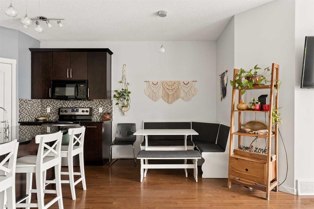 74 Autumn Crescent SE photo 5