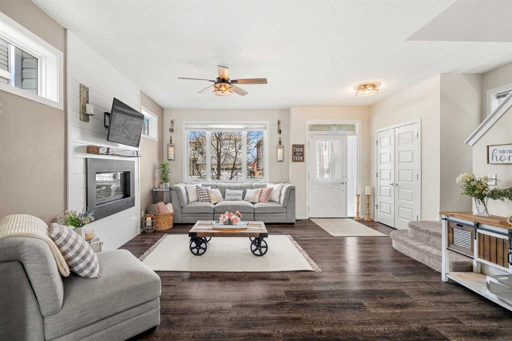 1717 Baywater Road SW photo 3