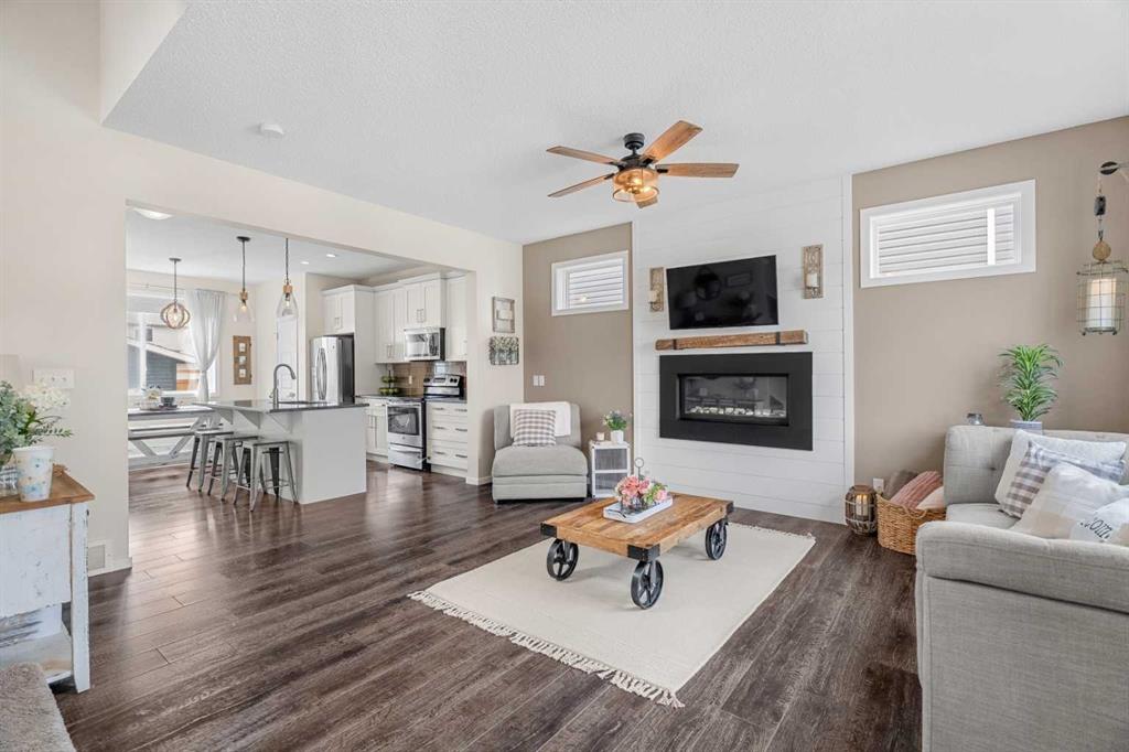 1717 Baywater Road SW photo 4