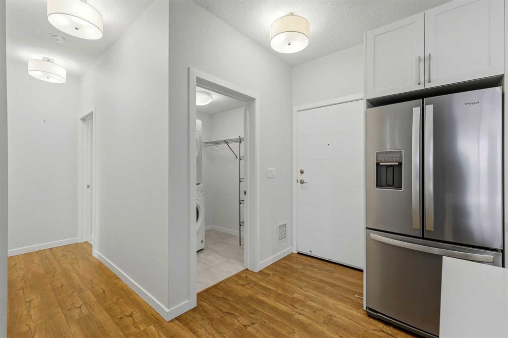 122 Mahogany Centre SE #212 photo 3