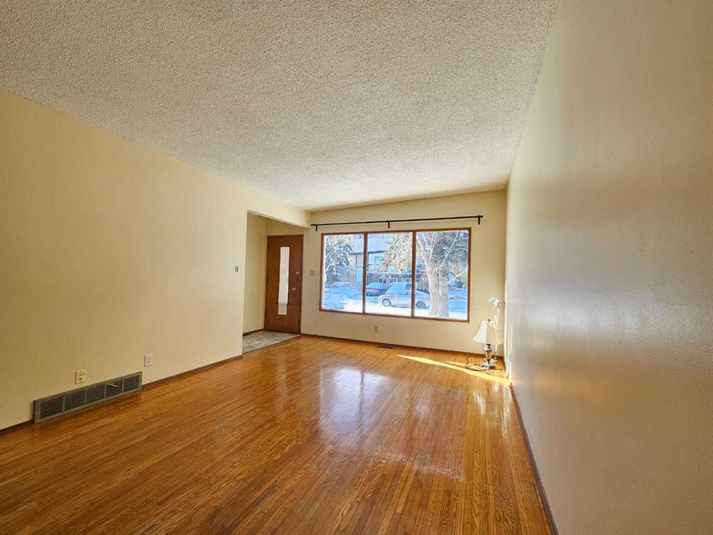 7116 Hunterville Road NW photo 4