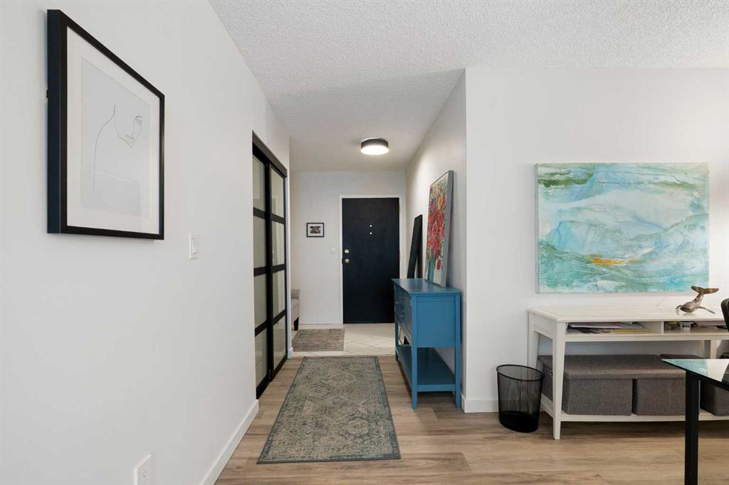 220 26 Avenue SW #202 photo 2