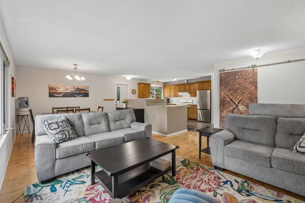 1403 104 Avenue SW photo 3