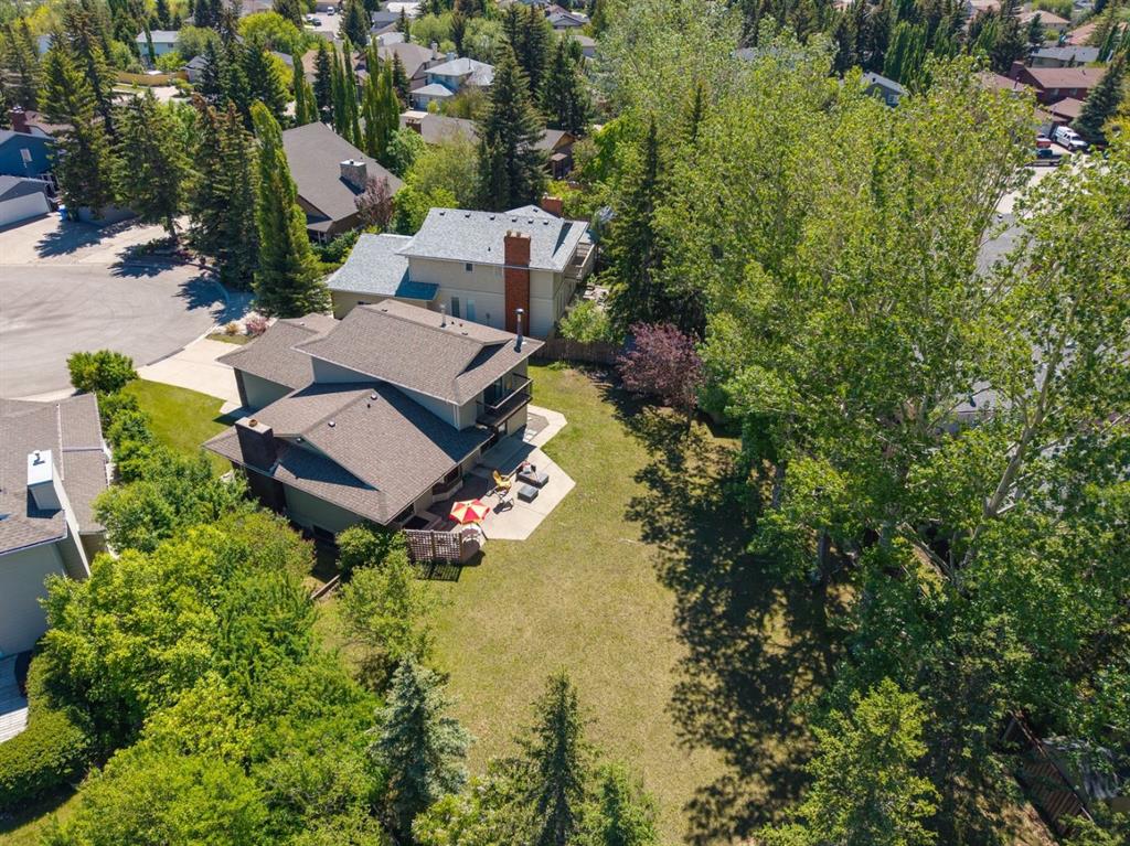 243 Silvergrove Place NW photo 2