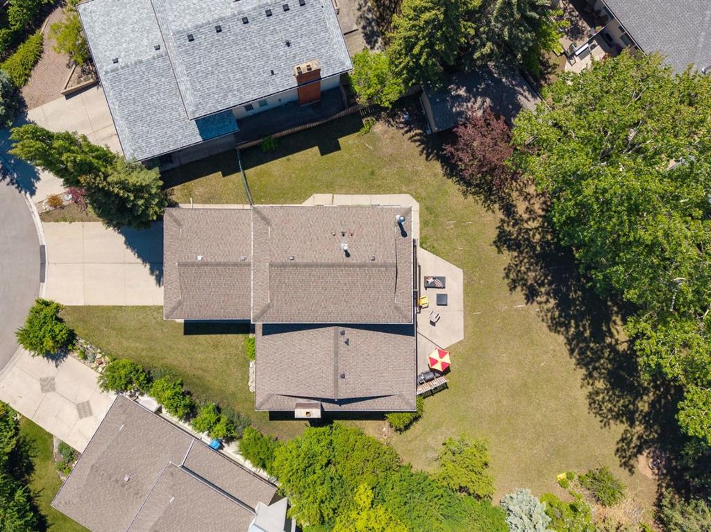 243 Silvergrove Place NW photo 3