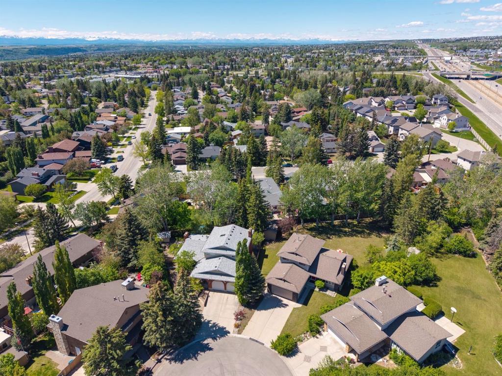 243 Silvergrove Place NW photo 4