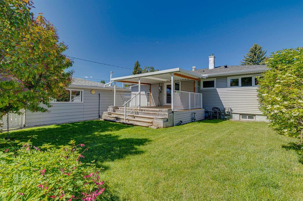 8028 5 Street SW photo 2