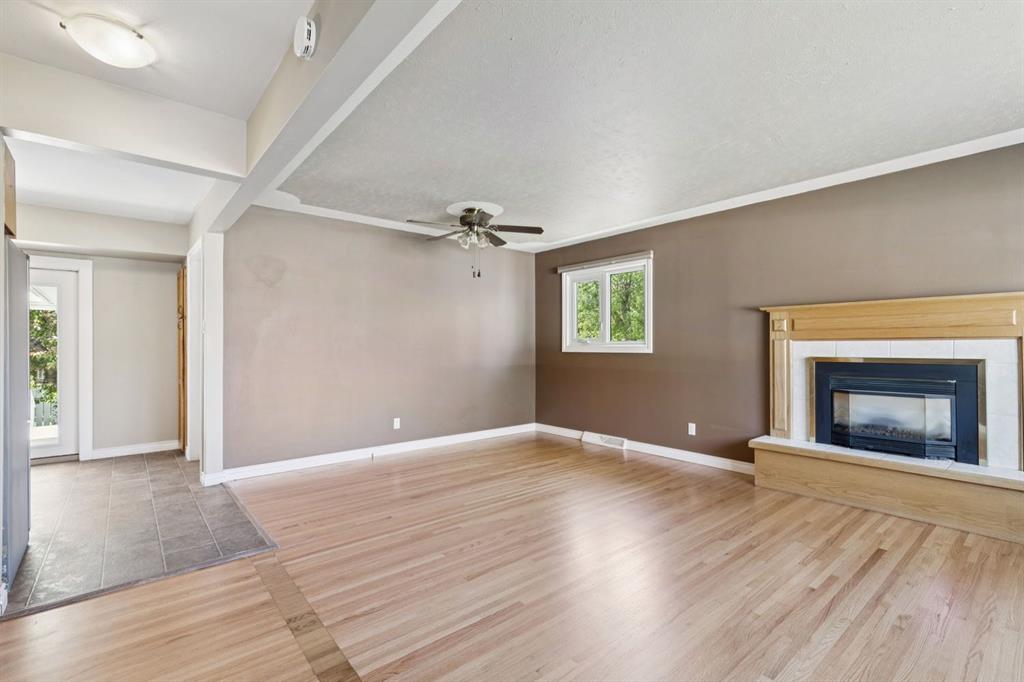 8028 5 Street SW photo 4