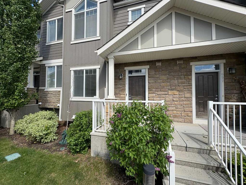 659 Evanston Manor NW photo 4