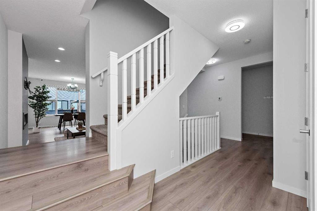 54 Seton Manor SE photo 3