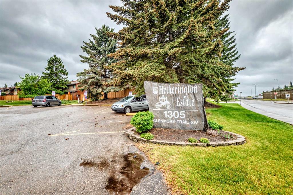 1305 Glenmore Trail #444