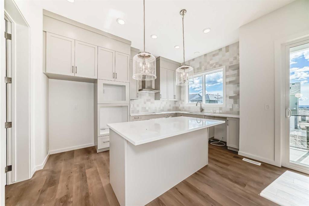 46 Verdure Place SW photo 4